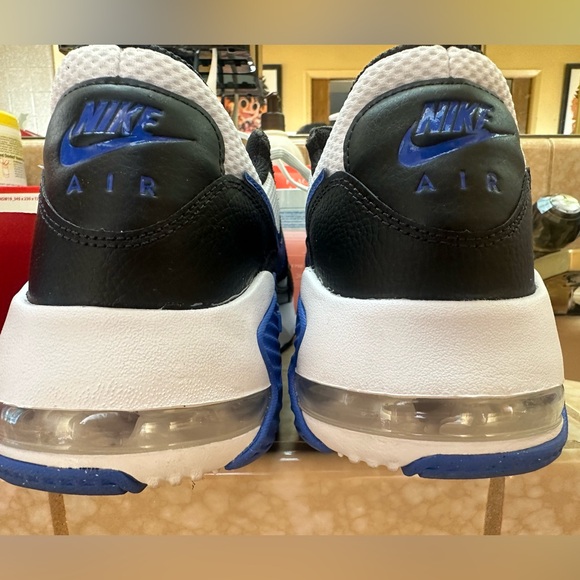 Nike AirMax Excee. Men’s size 11. GREAT condition. Worn ONCE. - Picture 4 of 7